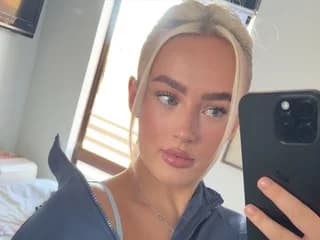 WebCAM of ToxicBlondie